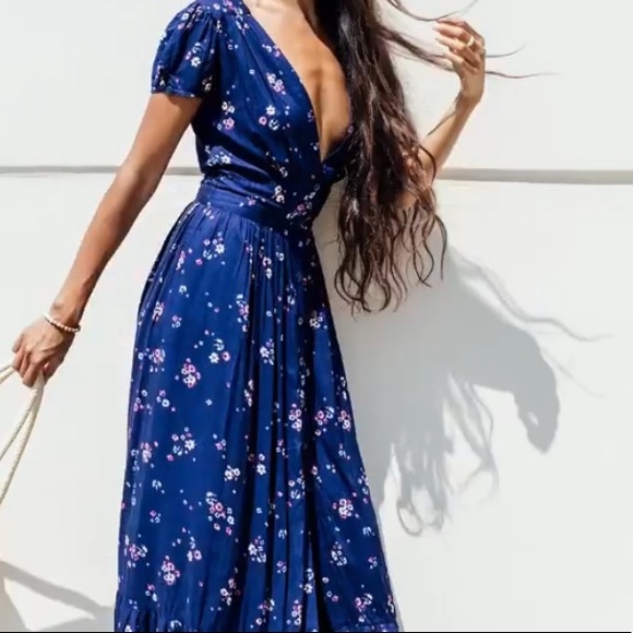 Auguste The Label Dresses & Skirts - Auguste The Label maxi floral dress